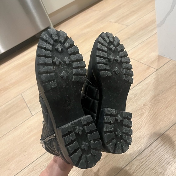 Michael kors booties - Picture 5 of 5